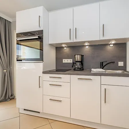 Carmen Sylva, App 2 *