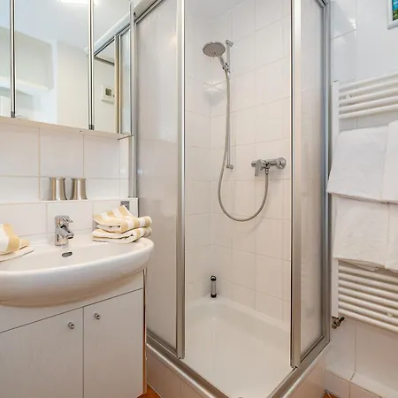 Appartement Carmen Sylva, App 2 *